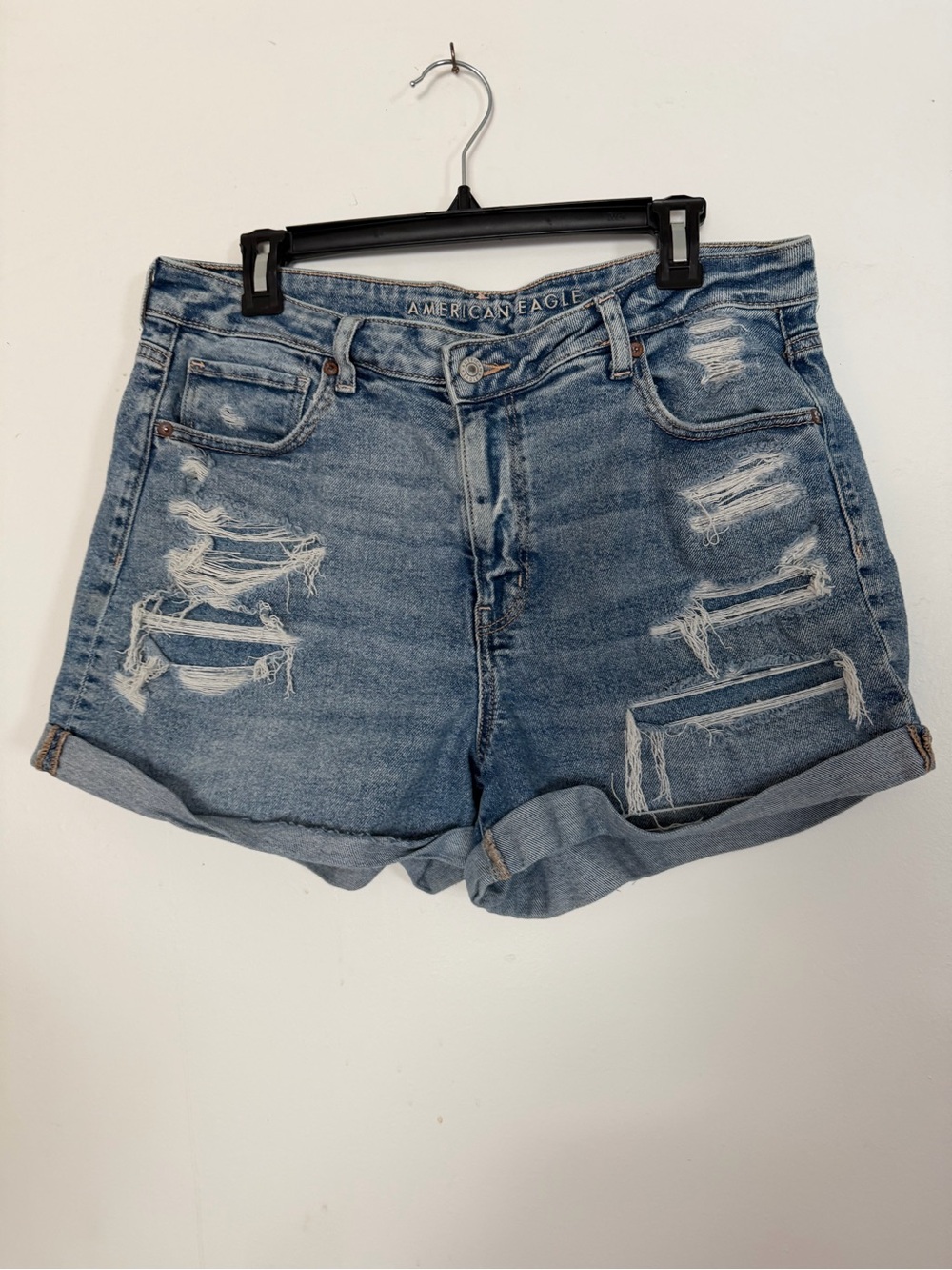 American Eagle Mom Shorts Size 14 Distressed Ripped Stretch Denim High Rise